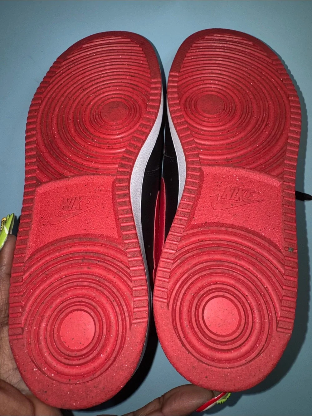 Men's Black and Red Low-Top Nike Sneakers
